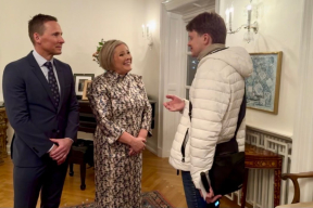 «Так удивительно видеть обычного нормального человека во главе государства»