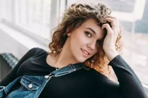 Конвейер-репрессий. Осудили за политику фотографку, которая недавно стала мамой. Завели уголовное дело на беларуску, которая перевела 30 рублей политзаключенному в колонию