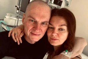 Фотофакт. Анджей Почобут с женой Оксаной в больничной палате